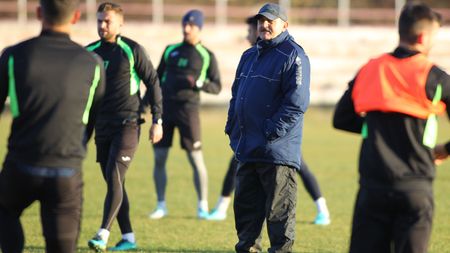 "Vom fi într-o situație periculoasă". Ionuț Popa își exprimă îngrijorarea de la Poiana Brașov. Antrenorul testează mai mulți fotbaliști veniți pe filiera africană în cantonamentul lui ACS Poli, dar mai vrea și jucători consacrați