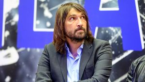 Divorțul dintre Dan Alexa şi soția Andrada a scos la iveală noi detalii picante. A pus-o să vorbească pe speaker cu fostul iubit, dar a fost păcălit