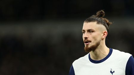 Cere un transfer de urgență pe postul lui Radu Drăgușin. „Echipa are nevoie de asta”