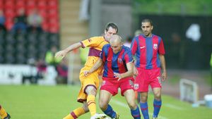 Grzelak îi transmite lui Tănase:** "Nu știu dacă merită tricoul cu numărul 10, deocamdată e al meu!"