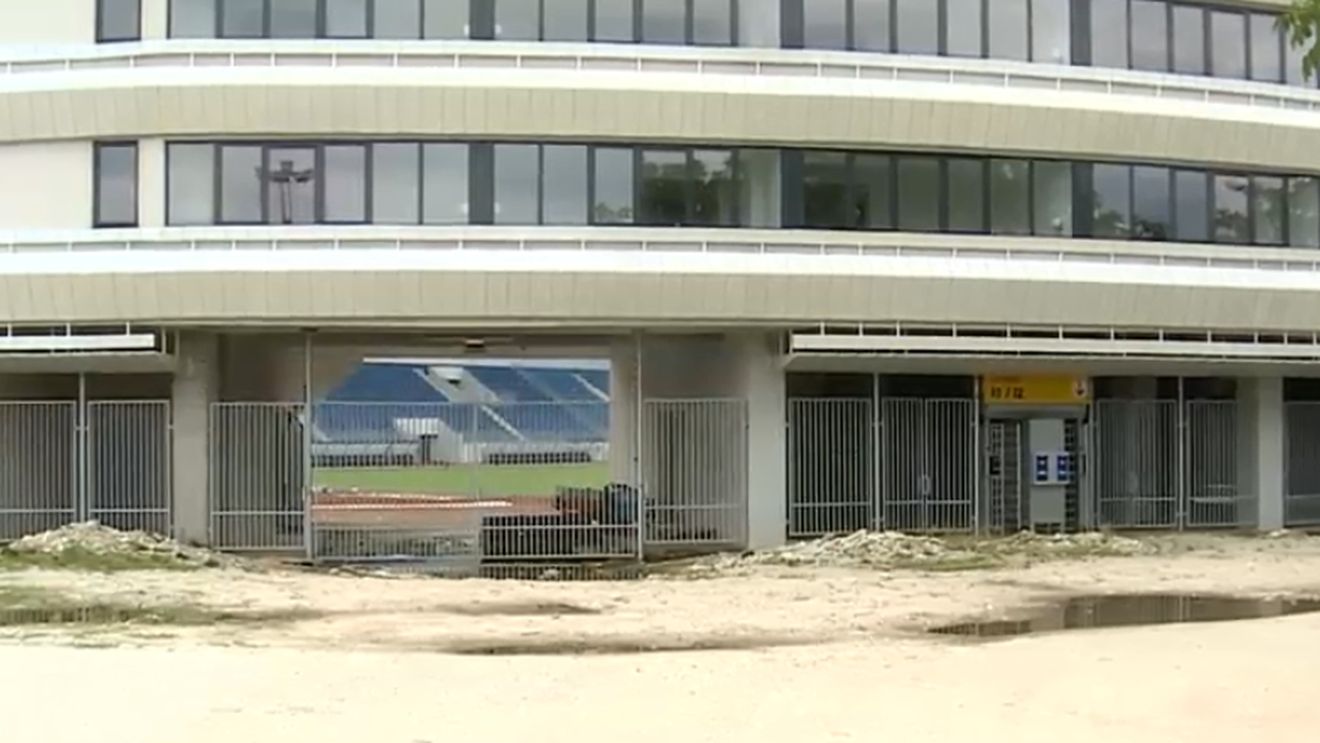 Stadionul neterminat din Tg. Jiu, inclus în bilanțul Vioricăi Dăncilă la capitolul realizări