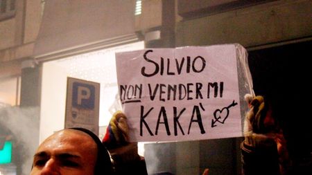 Suporterii Milanului au protestat** la reunirea echipei!