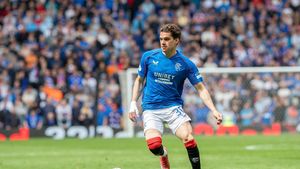 Ofertat de Becali şi Şucu, Ianis Hagi a anunțat cum va alege unde va juca sezonul viitor: „Țin cont şi de asta”