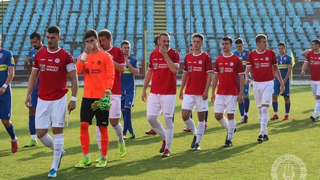 FIFA dă o veste excelentă, dar şi o situaţie complicată pentru SC Oţelul. Clubul gălăţean e considerat continuatorul campioanei şi e obligat să plătească datoriile FC Oţelul