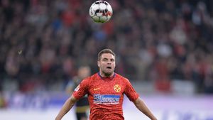 Gigi Becali n-are milă de Adrian Popa! Mijlocașul a fost trimis să joace pe coclaurile din Liga 3 | Ce se întâmplă cu Cristi Manea