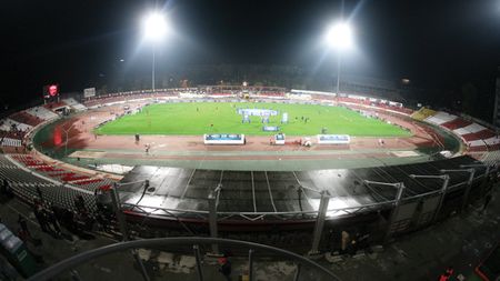 Doar 1.000 de fani în "Groapă"!