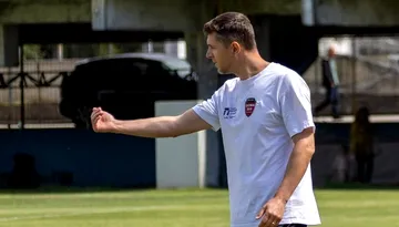 CS Gloria Bistrița își pregătește startul în Liga 2, dar Nicolae Grigore anunță că mai aduce un portar. Antrenorul a prefațat și întâlnirea cu CSC Șelimbăr: ”Are jucători cu mare experiență”
