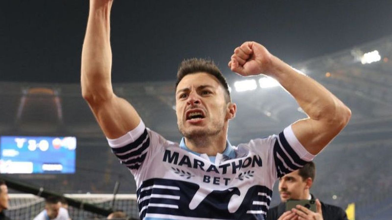 Ștefan Radu e împărat în Italia, după victoria lui Lazio din derby-ul cu AS Roma! FOTO | I-a cucerit pe fani cu gestul său de la final: "Noul primar al Romei!"