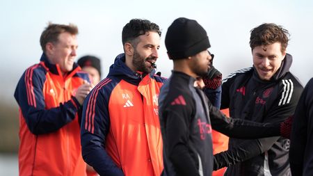Decizia luată înainte de FCSB - Manchester United. A dus la echipă un antrenor pentru a scăpa de graşii din lot