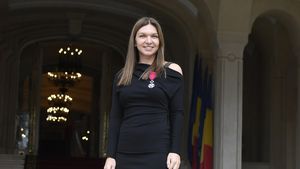Simona Halep le-a mai dat o „palmă morală” celor care o bârfesc. Look luminos al campioanei