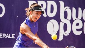 A pierdut 11 game-uri la rând în fața Irinei Begu, dar Jaqueline Cristian a crezut în victorie în optimile BRD Bucharest Open: "Până la 4-1, nu am simțit niciun fel de presiune din partea ei. Dar, m-am retras, încă nu știu nici eu de ce. Am simțit că am meciul în mână și îl scap printre degete"