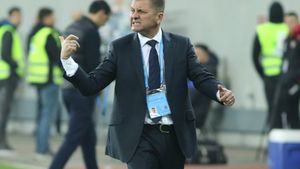 Dusan Uhrin, lăudat de o legendă a lui Dinamo după două victorii la rând: „E cu totul altceva! A rezolvat o problemă foarte mare și nu mă așteptam” | EXCLUSIV