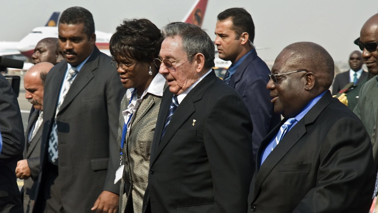 Premierul Angolei: "Atacul asupra togolezilor a fost un act izolat!"** City anunță: "Adebayor se întoarce în Anglia"