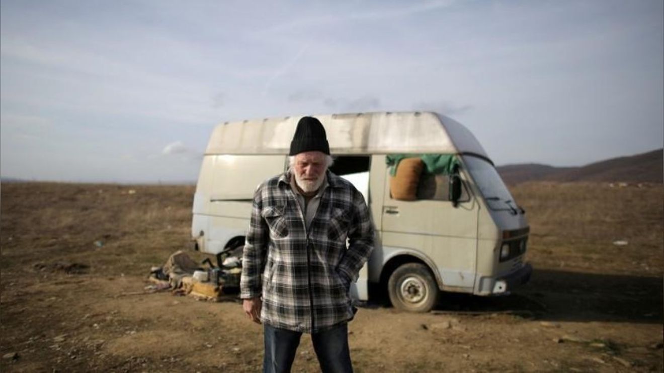 L-a înfruntat pe marele Muhammad Ali, a fost un "greu" celebru al ringului, dar acum a devenit om al străzii. Cum arată viața lui Rudi Lubbers: „Fără apă, electricitate și cu cei 18 câini într-o rulotă avariată" 