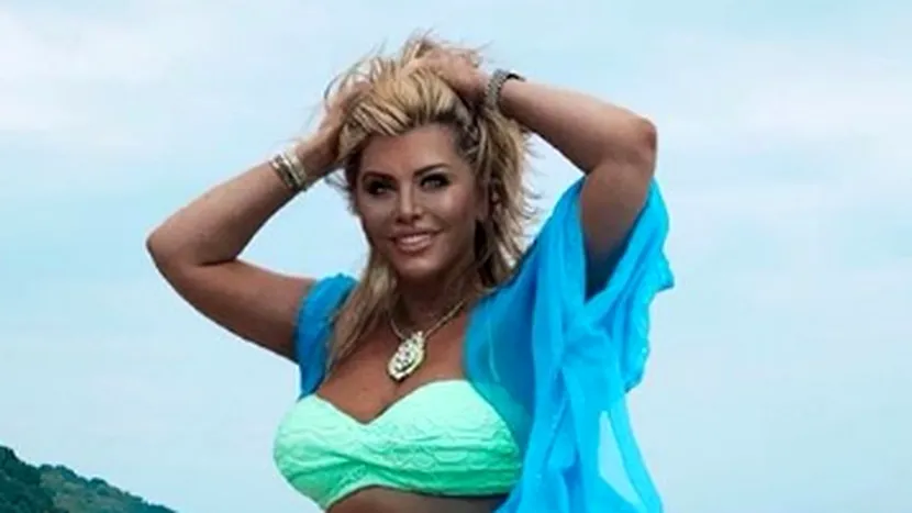 FOTO. Loredana Groza, într-un costum de baie foarte mulat. Vedeta încinge spiritele pe Instagram