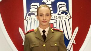Sandra Izbașa, înaintată la gradul de locotenent, prin ordin al ministrului Apărării! FOTO