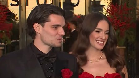 Ce educație aleasă are, în realitate, soția lui Ianis Hagi. Elena provine dintr-o familie care a pus studiile mai presus de orice