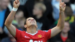 VIDEO DE SENZAȚIE** Ultima invenție a lui "Chicharito" Hernandez! Gol cu capul, cu spatele la poartă!