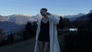 Iubita lui Jannik Sinner s-a poza în bikini în camera de hotel și a atras numeroase comentarii