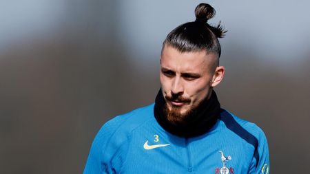 Reacția britanicilor după ce s-a spus că Radu Drăgușin a zis „DA” pentru transferul de 20.000.000 de euro