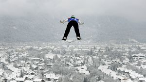 Turneul celor patru trambuline. Peter Prevc, liderul Cupei Mondiale, a terminat en-fanfare competiția și a dus "Vulturul de Aur" în Slovenia