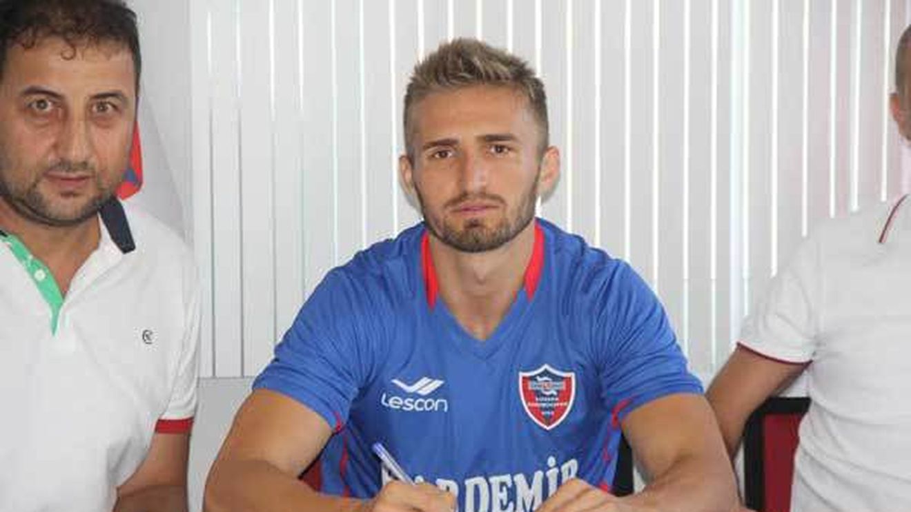 Din opt au rămas șase. Doi dintre românii de la Karabukspor și-au reziliat contractele: "Am ceva oferte de afară!"