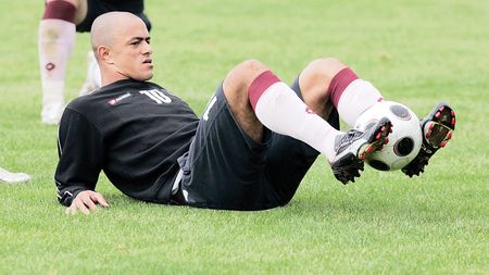 "Se vede că Julio Cesar nu e brazilian doar în pașaport"