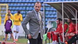 Ionuț Badea e mulțumit de debutul în play-off al Argeșului. ”La final e normal să îl consider un punct câștigat.” Antrenorul e fair-play și recunoaște: ”Au fost momente când am fost puși sub presiune. A fost o serie de ocazii pentru Turris”