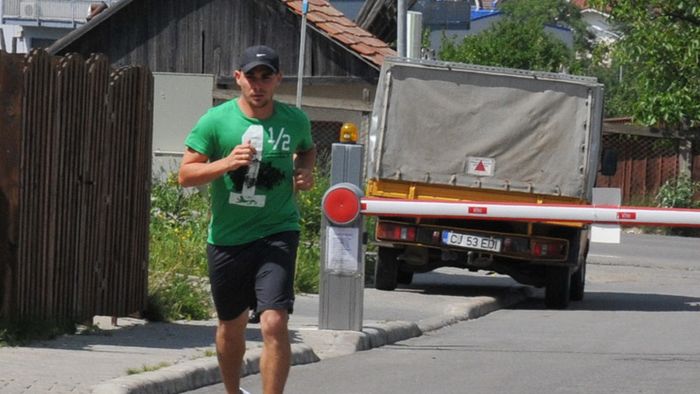 "M-au aruncat în stradă!"