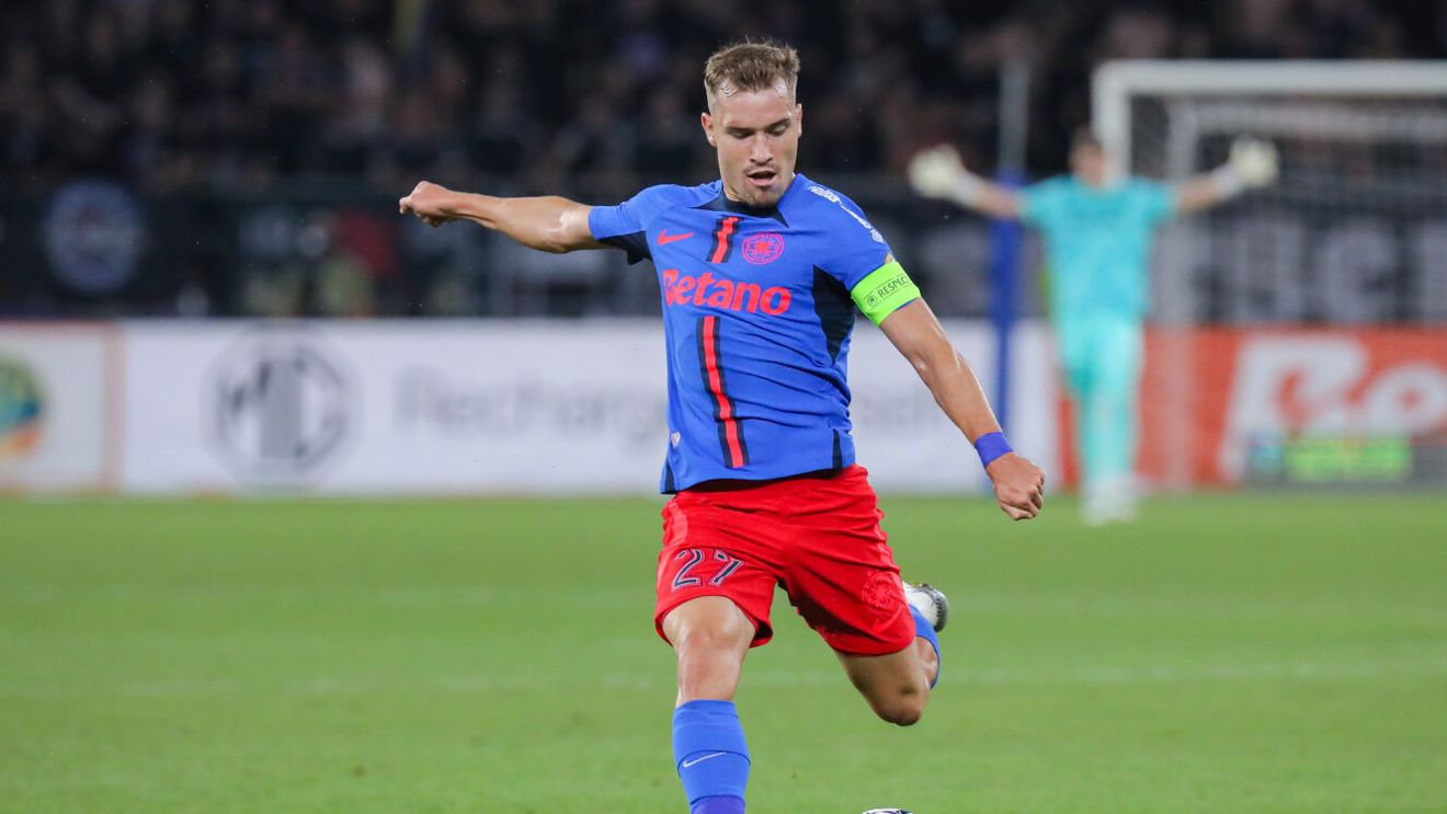 Scandal! Fază controversată: arbitrul danez, conațional cu 4 oameni de la Sparta Praga, nu a dat o lovitură din marginea careului, la un fault asupra lui Olaru. Apoi, centralul a acordat 3 galbene instant pentru cei de la FCSB