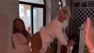 Daiana Feher, fosta iubită a lui Cristi Pulhac, show interzis minorilor! A dansat lasciv alături de prietenele ei, iar imaginile au fost postate pe Instagram | GALERIE FOTO