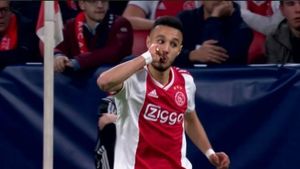 Fabulos! Momentul care a devenit viral pe internet: ce au făcut Mazraoui și Ziyech în timpul partidei cu Tottenham. Explicația gestului lor