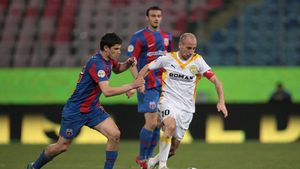 Tănase, huiduit de fani! **Becali pune și el tunurile pe mijlocaș!