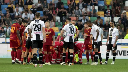 Zi blestemată în Europa: al treilea jucător care se prăbușește pe teren și e aproape de o tragedie! Meciul Udinese - Roma s-a oprit definitiv în minutul 70, după ce fotbalistul oaspeților a dus mâna la inimă și a căzut pe gazon. VIDEO