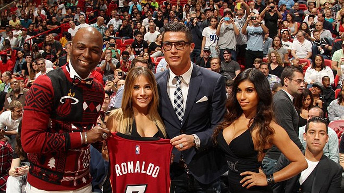 Cristiano Ronaldo, "transferat" de Miami Heat. FOTO | Cum a fost surprins CR7 la un meci din NBA