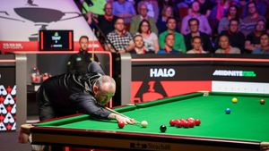 Finală neaşteptată la Campionatul Mondial de Snooker. Judd Trump a fost eliminat: Mark Williams, legendarul triplu campion mondial, se va lupta pentru coroană de la Crucible cu chinezul amator Zhao Xintong