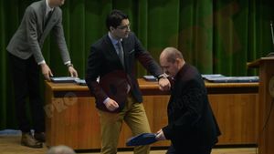 Crăciunescu, atac la șeful FRF: "Burleanu a venit îmbrăcat exact așa cum conduce fotbalul"