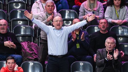 Lovitură bombă între rivalele din Cluj! Emil Boc și U l-au ofertat pe omul-cheie care a plecat de la CFR. EXCLUSIV