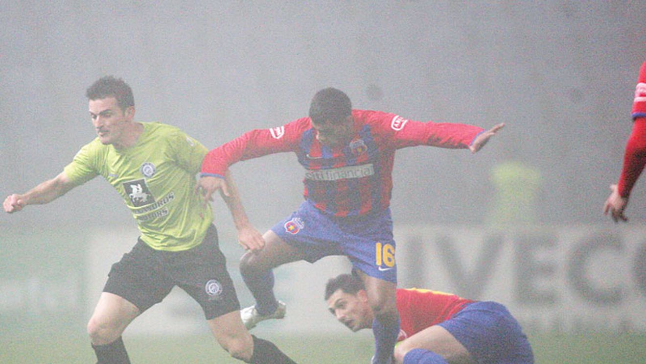 Analiză: "Steaua, încă în ceață"