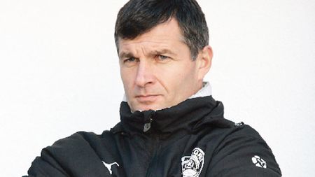 Sabău caută mijlocași!