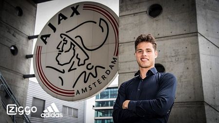Ajax își asigură viitorul cu un nou transfer important. După Răzvan Marin, un alt fotbalist a sosit la Amsterdam