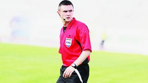 Patru mii de kilometri înainte de derby!** Șefii CCA au hotărât: Balaj arbitrează "Clasicul" de România