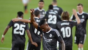 Zinedine Zidane, salvat de Vinicius în derby-ul cu Sevilla! Golul brazilianului o menține pe Real Madrid în cursa pentru titlu în La Liga