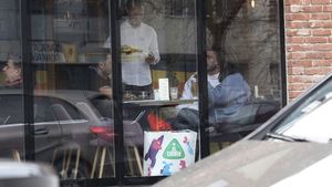 Nicolae Dică, întâlnire "incognito" cu jucătorul care va acoperi postul cu probleme pentru barajul cu Islanda | FOTO EXCLUSIV