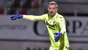 Plamen Iliev face presiuni ca Dinamo să îi rezilieze contractul! Motivul incredibil pe care l-a invocat: îi e frică de ultrașii din PCH | EXCLUSIV