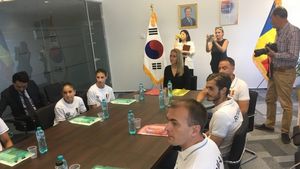 Camelia Potec & Co au luat un "bazin" de încredere înainte de CM din Gwangju. Vizită la etajul 33, sediul ambasadei țării care organizează competiția programată între 12 și 28 iulie 