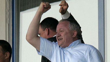 "Poate că Istrate avea o problemă și a fluierat mai devreme ca să nu se întâmple pe teren!** Bine că n-a chemat jucătorii mâine" :)