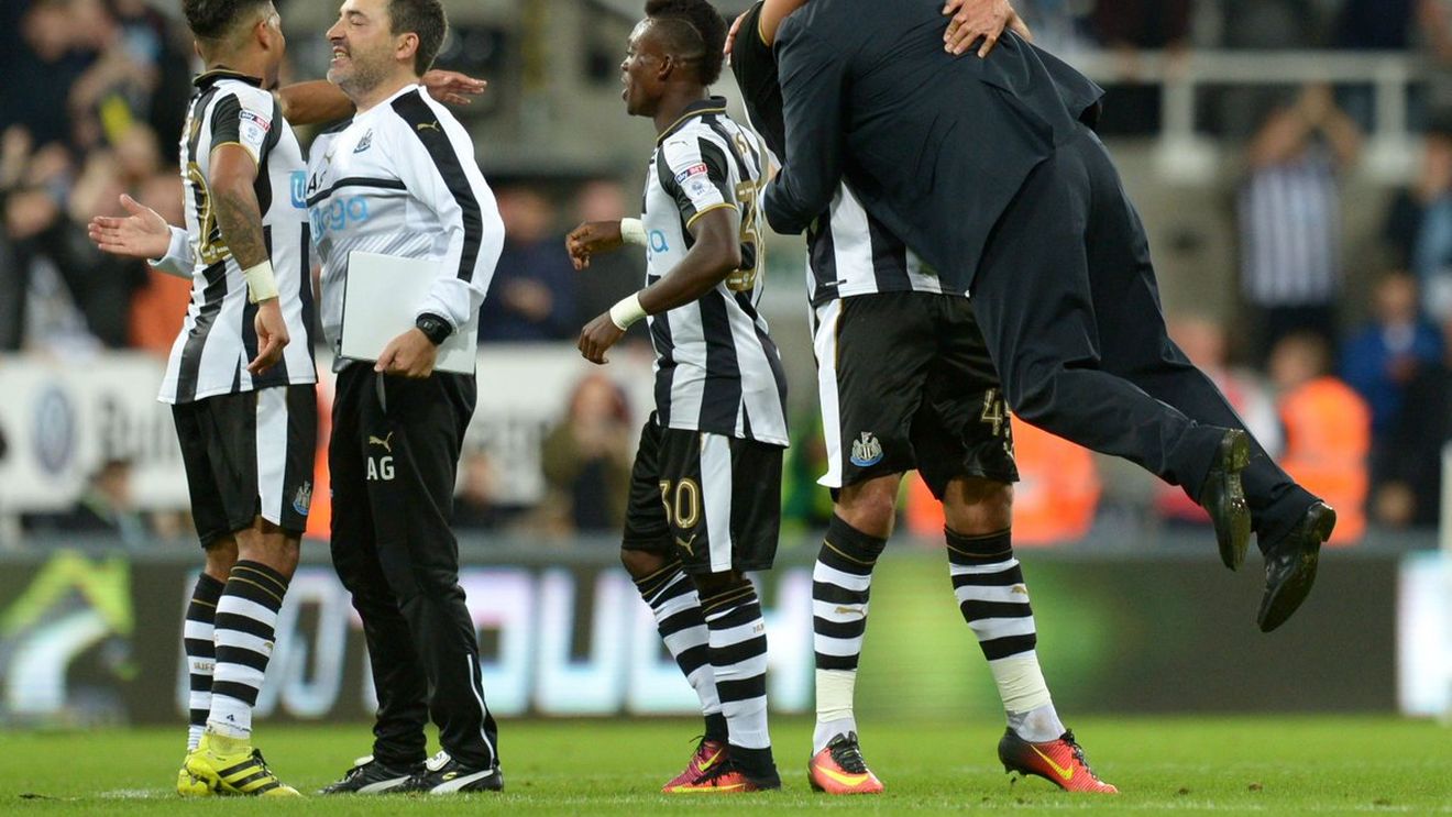 Rafa Benitez a făcut-o din nou! VIDEO | Un meci mai nebun decât "minunea de la Istanbul". În minutul 93 echipa spaniolului era condusă cu 2-3. Ce a urmat