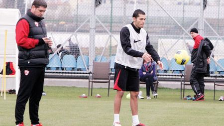 INCREDIBIL!** Vă pup, eu plec! Dinamo a inventat "transferul de unică folosință"! A venit, a jucat 30 de minute și a plecat