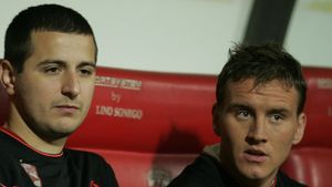 Lupu se ia de "câini"** "Rușine! Ați făcut de râs tricoul alb-roșu!"